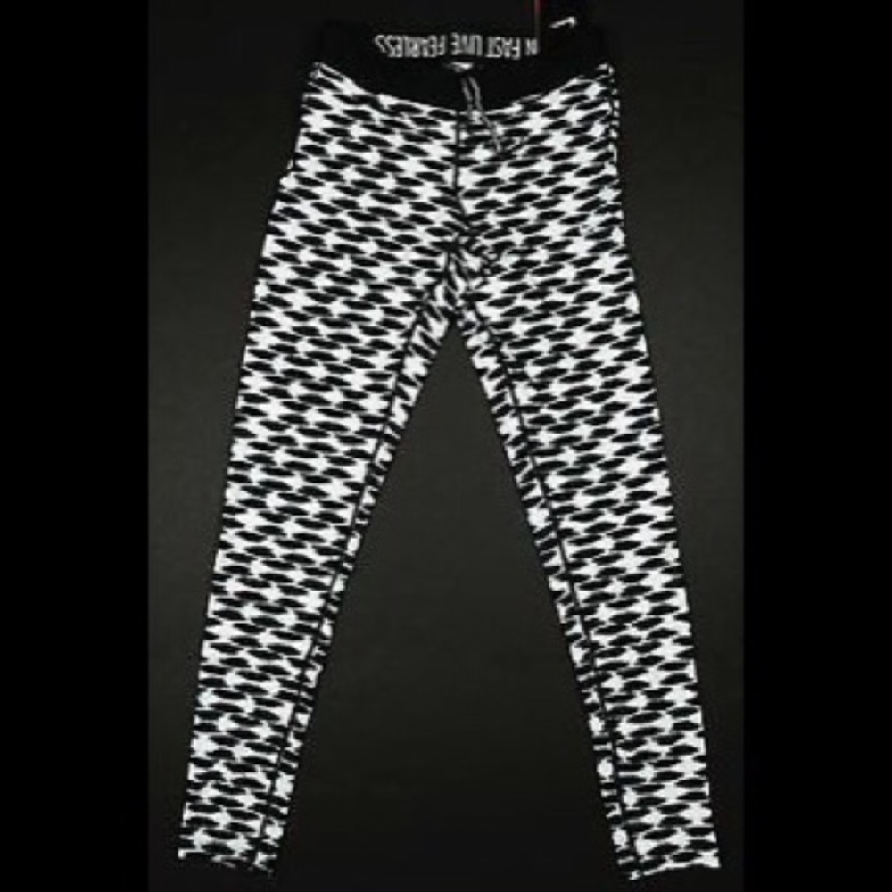 Nike Relay Print